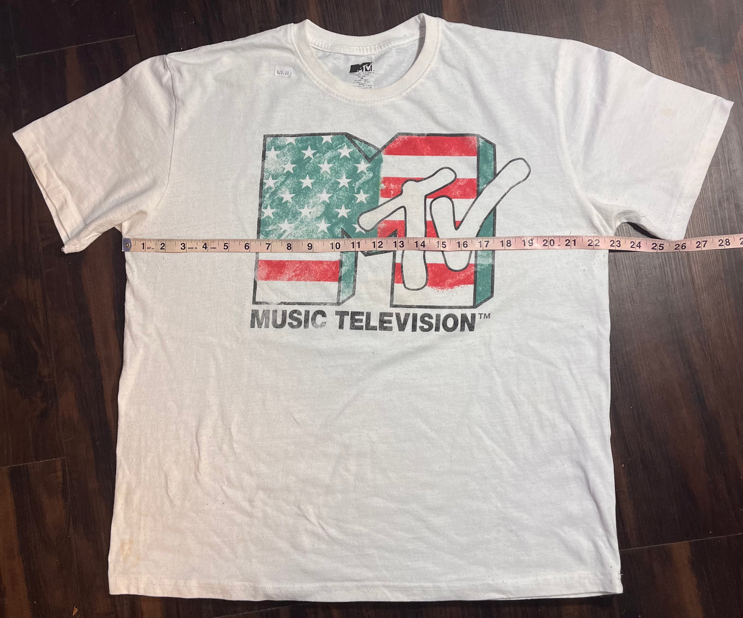 MTV White American Flag themed shirt graphic Tshirt - Size: XL