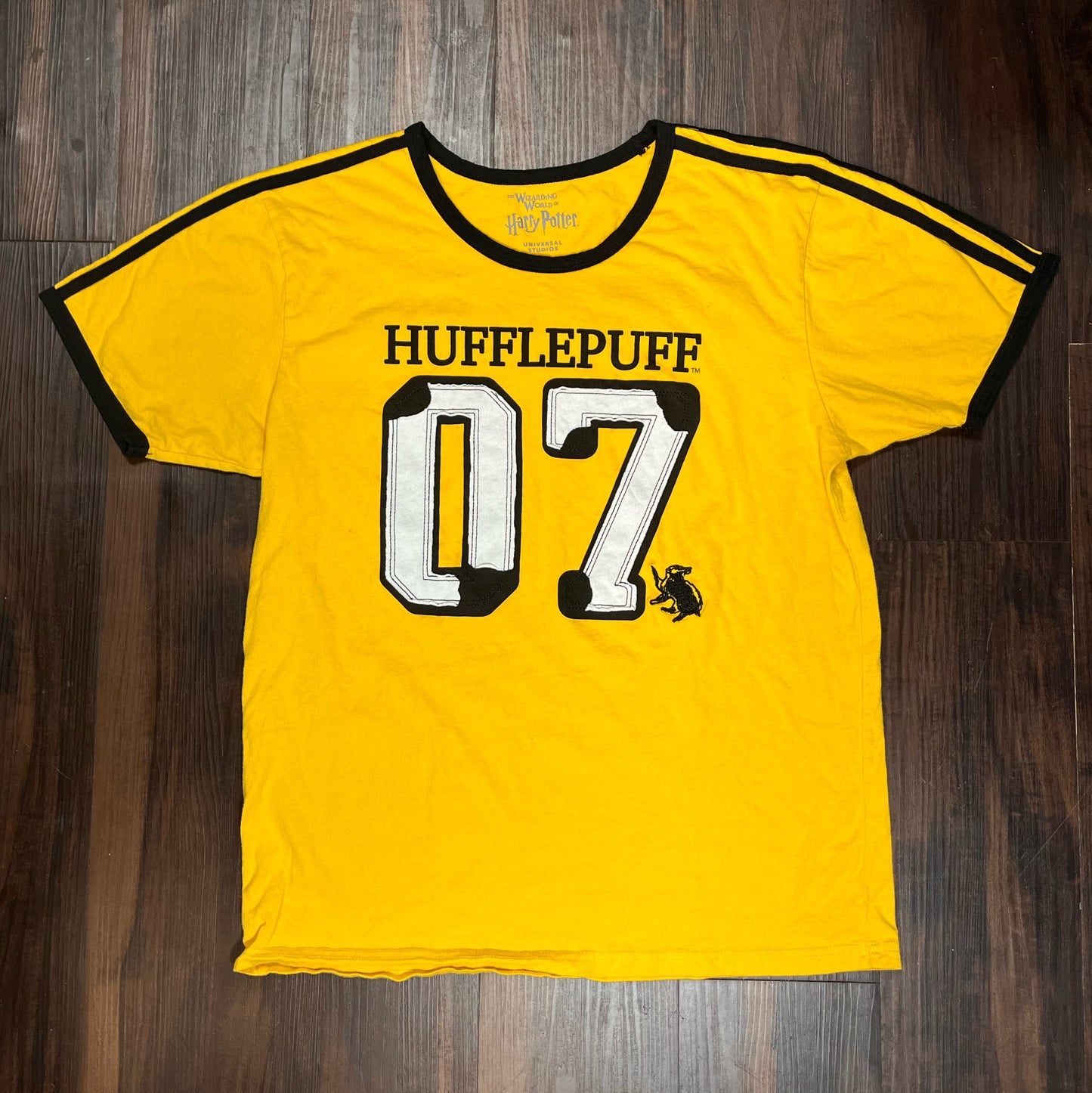 Y2K Wizarding World Harry Potter Hufflepuff Diggory T-Shirt jersey female Size: Large