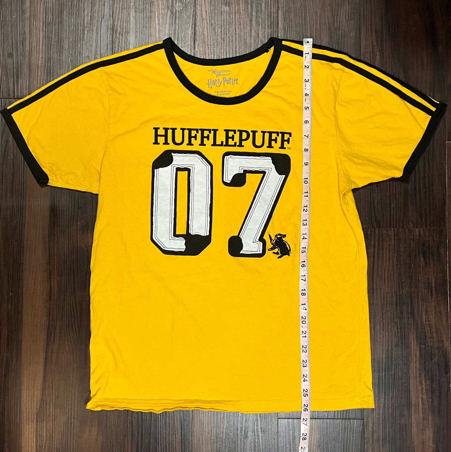 Y2K Wizarding World Harry Potter Hufflepuff Diggory T-Shirt jersey female Size: Large