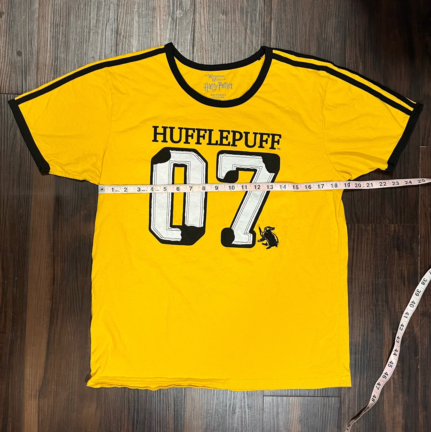 Y2K Wizarding World Harry Potter Hufflepuff Diggory T-Shirt jersey female Size: Large