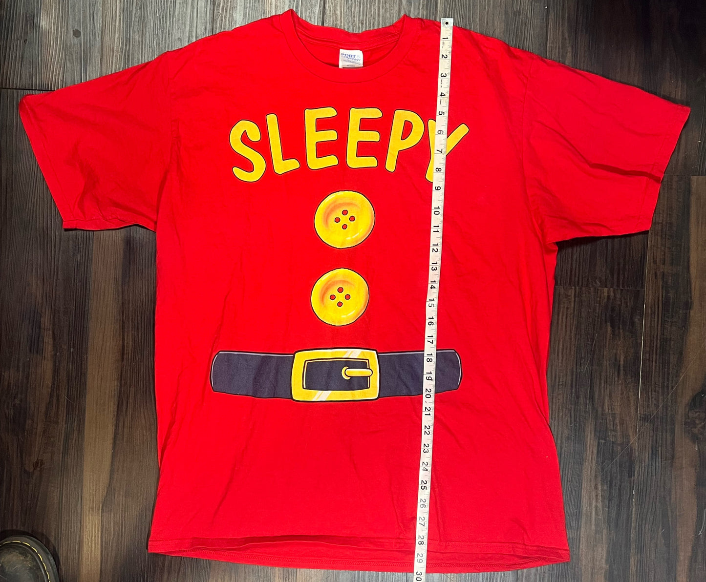 Sleepy the Dwarf Red tshirt: Size XL
