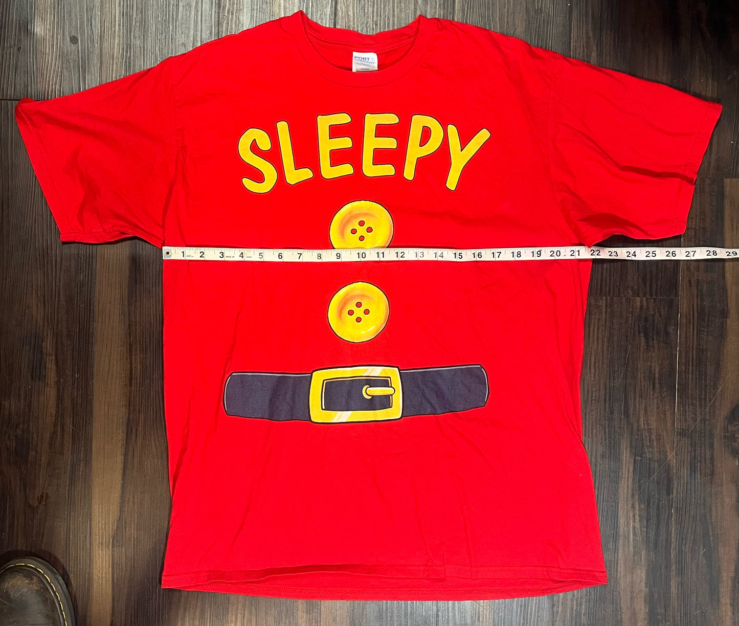 Sleepy the Dwarf Red tshirt: Size XL