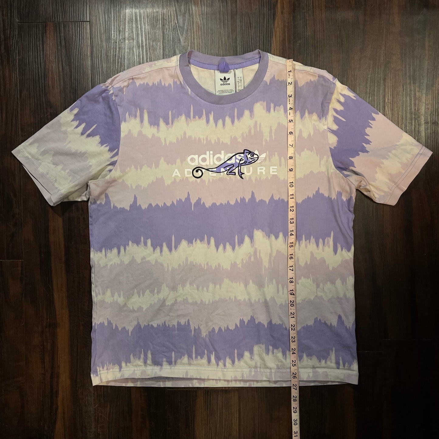 Adidas Originals purple tie-dye T-shirt  Adventure Archive Print w/ Chameleon Design size: Large